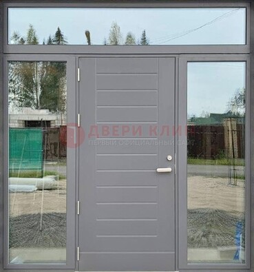 Серая стальная дверь с панелью МДФ и стеклянными фрамугами ДФГ-28 в Костроме