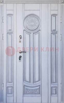 Белая двухстворчатая дверь с массивом дуба ДМД-72 в Костроме
