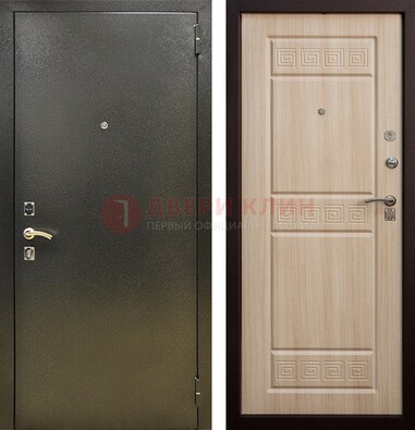 Железная темно-серая дверь с порошковым напылением и МДФ с резьбой ДП-276 в Костроме