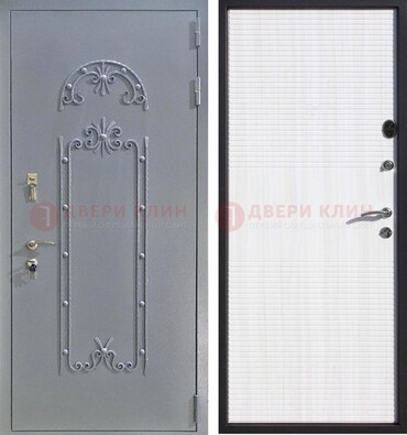 Серая входная дверь с порошковым покрытием ДП-67 в Петрозаводске