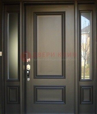 Парадная дверь с отделкой массив ДПР-65 в загородный дом в Костроме