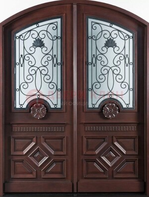 Арочная коричневая парадная дверь ДПР-66 в Костроме