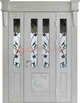 Входная парадная дверь со стеклом и ковкой в белом цвете ДПР-93 в Костроме