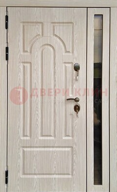 Белая металлическая дверь со стеклом ДС-68 в Костроме