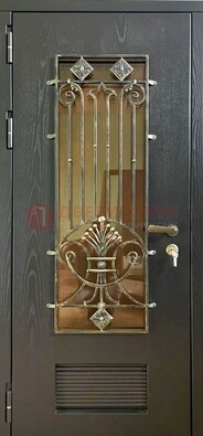 Одностворчатая железная дверь со стеклом и ковкой для дома ДСК-101 в Костроме