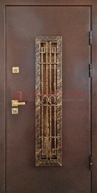 Металлическая дверь с порошковым напылением со стеклом и ковкой ДСК-110 в Костроме