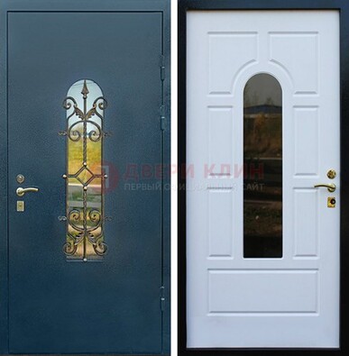Входная дверь Дверь со стеклом и ковкой ДСК-71 для кирпичного дома в Костроме
