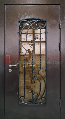 Металлическая дверь со стеклом и ковкой ДСК-95 для магазина в Костроме