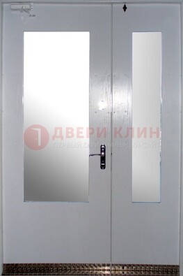 Белая  тамбурная дверь со стеклянными вставками ДТМ-18 в Костроме