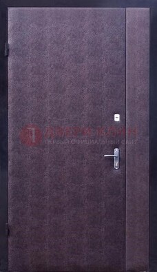 Бордовая металлическая тамбурная дверь ДТМ-3 в Костроме